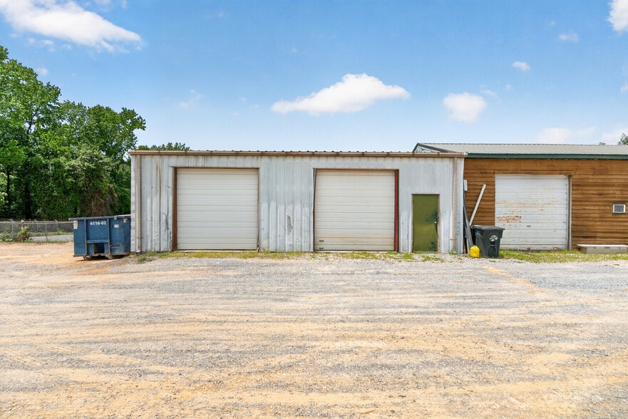 More Photos Of 3470 Gribble Rd, Matthews Warehouse For Lease