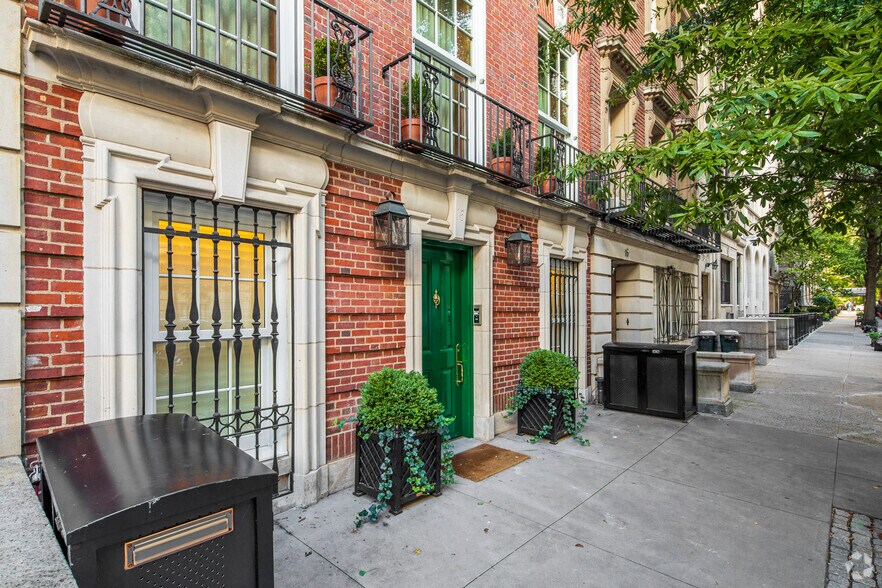 More Photos Of 16 E 73rd St, New York Apartments For Sale