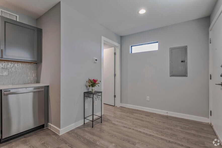 More Photos Of 4400 San Jacinto St, Dallas Multifamily For Sale