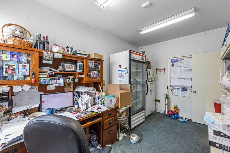 More Photos Of 630-640 S Glassell St, Orange Office For Sale