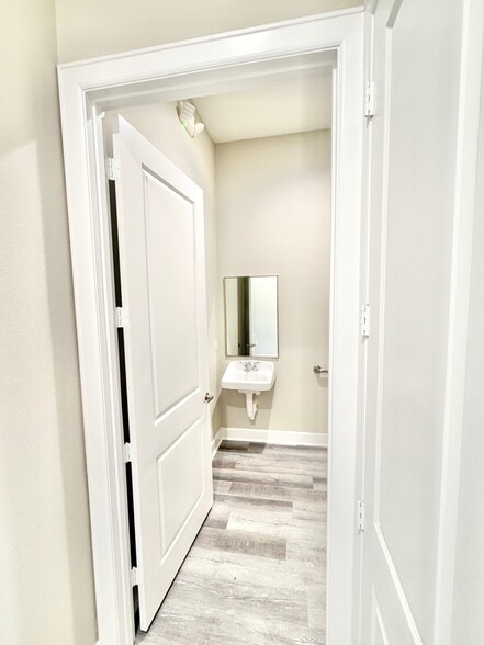 More Photos Of 350 Grand Link Dr, Conroe Medical For Lease