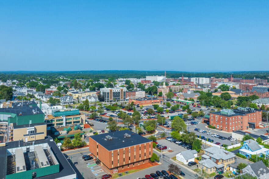 More Photos Of 19 Tyler St, Nashua Medical For Sale