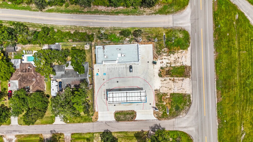 More Photos Of 7434 TX-35, Alvin General Retail For Sale