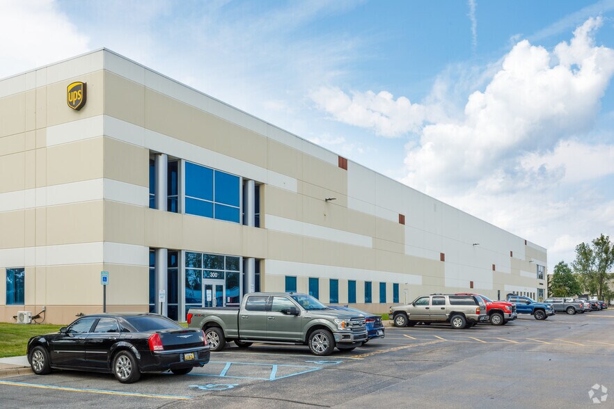 More Photos Of 10725 Harrison Rd, Romulus Distribution For Lease