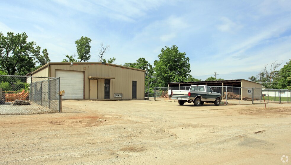 Primary Photo Of 1128 SW 17th St, Oklahoma City Warehouse For Sale