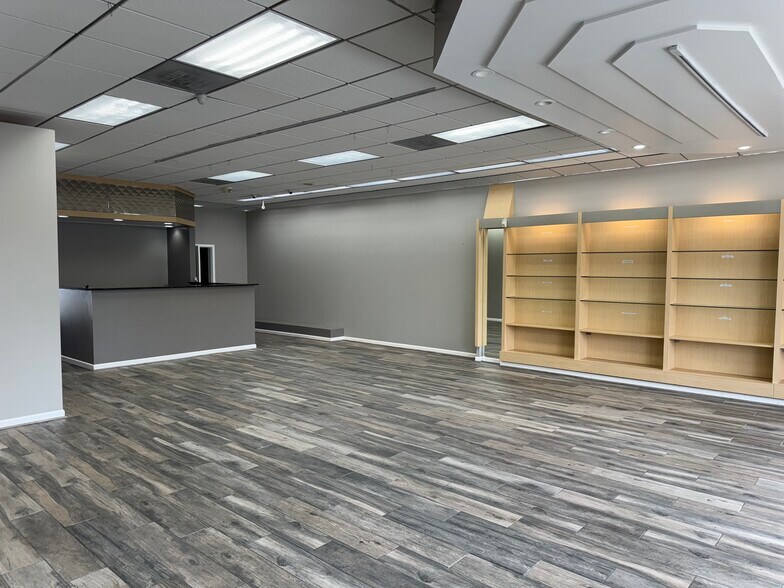 More Photos Of 2020 N Telegraph Rd, Dearborn Storefront For Lease