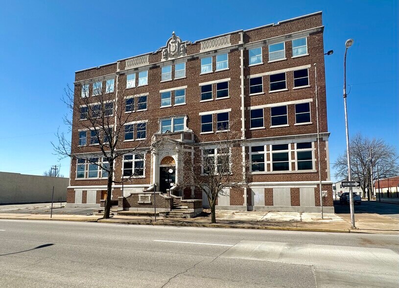 Primary Photo Of 510 S Wall Ave, Joplin Specialty For Sale