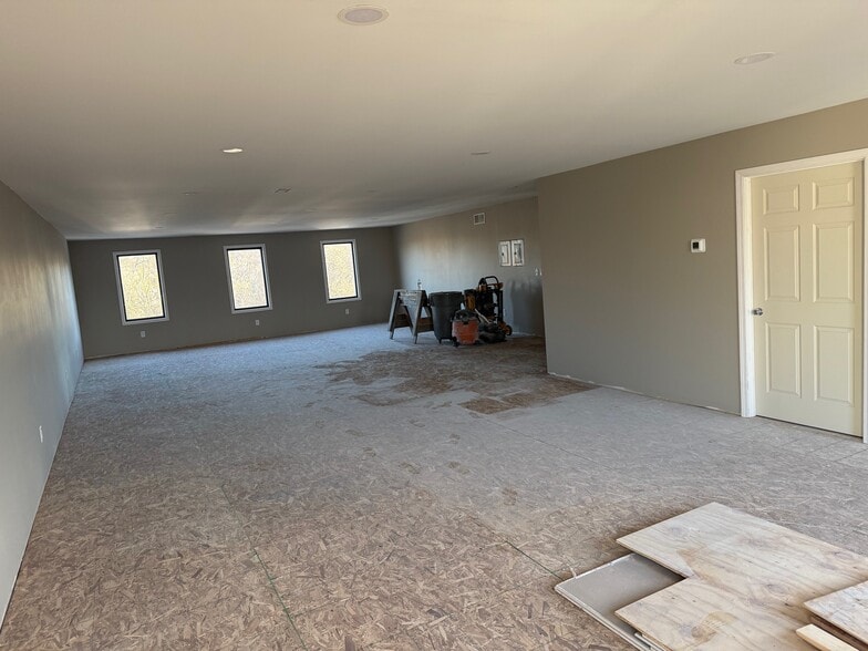 More Photos Of 7730 US Highway 42, Florence Unknown For Lease