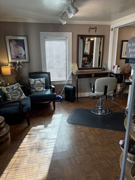 More Photos Of 4 Beck St NW, Atlanta Storefront Retail Office For Sale