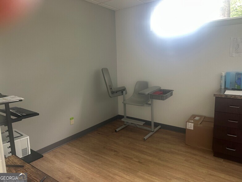 More Photos Of 670 S 8th St, Griffin Medical For Sale