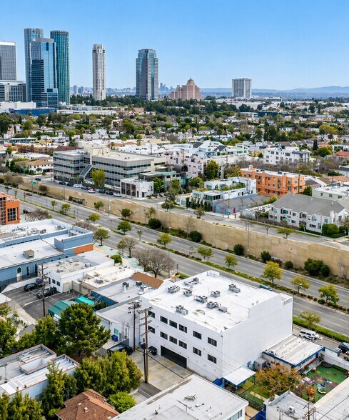 More Photos Of 10537 Santa Monica Blvd, Los Angeles Medical For Sale