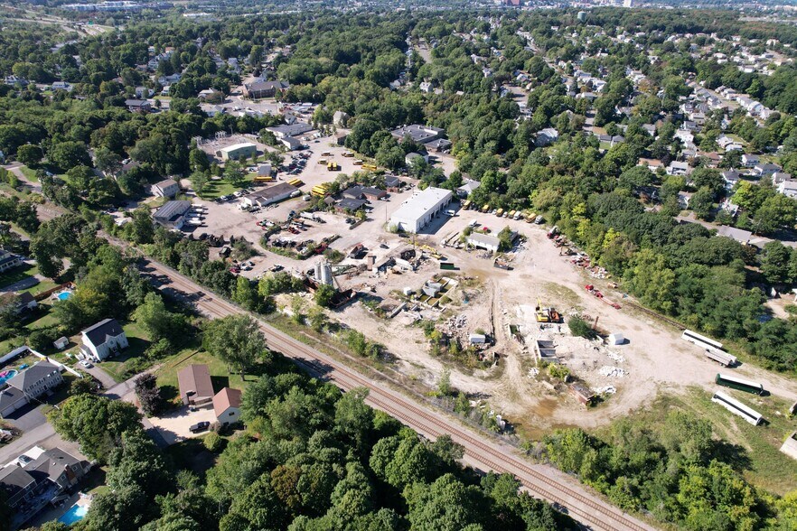 More Photos Of 71 Adams St, Braintree Unknown For Lease