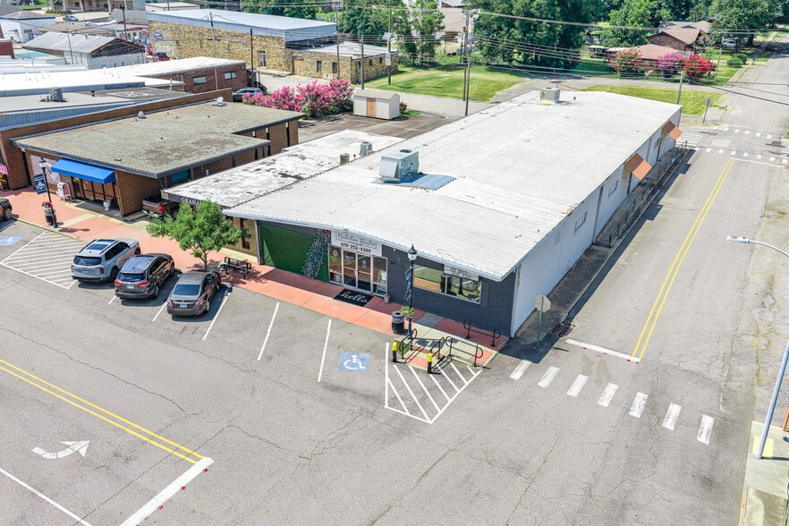 More Photos Of 20 Town Sq, Greenwood Health Club For Sale