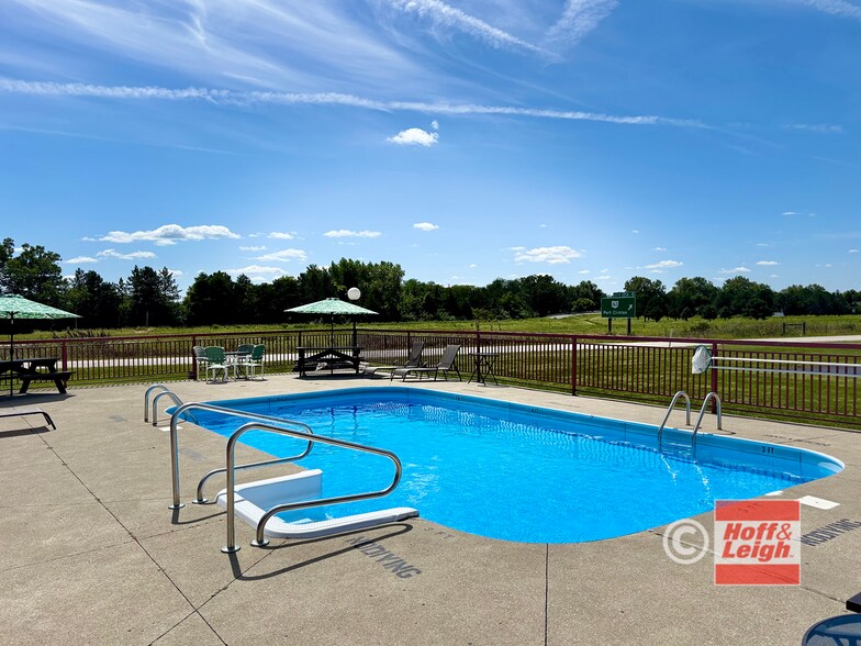 More Photos Of 2149 E Gill Rd, Port Clinton Hotel For Sale