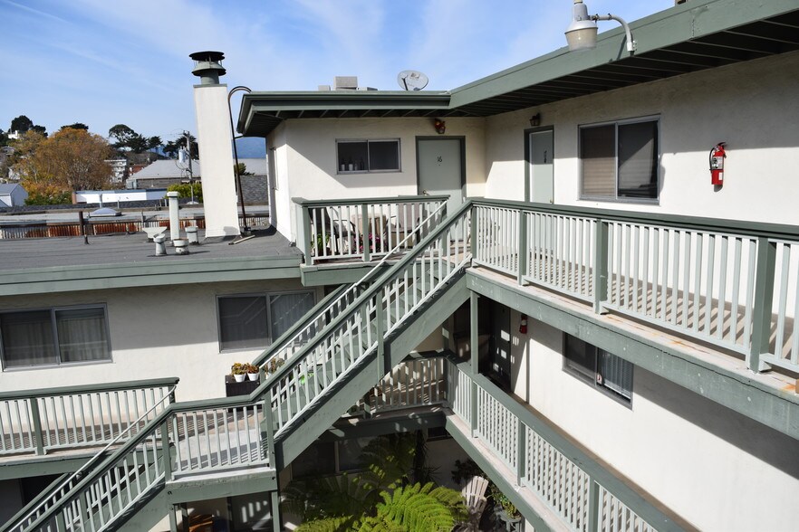 More Photos Of 206 Caledonia St, Sausalito Apartments For Sale
