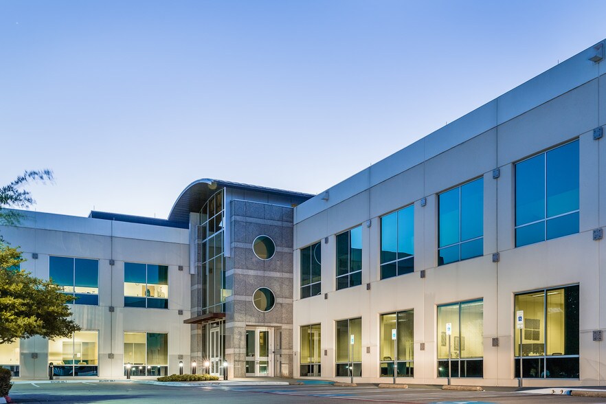 Primary Photo Of 8650 Freeport Pky, Irving Office For Lease