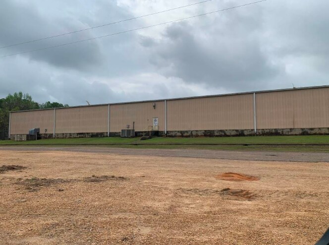 More Photos Of 1024 Highpoint Rd, Summit Distribution For Sale