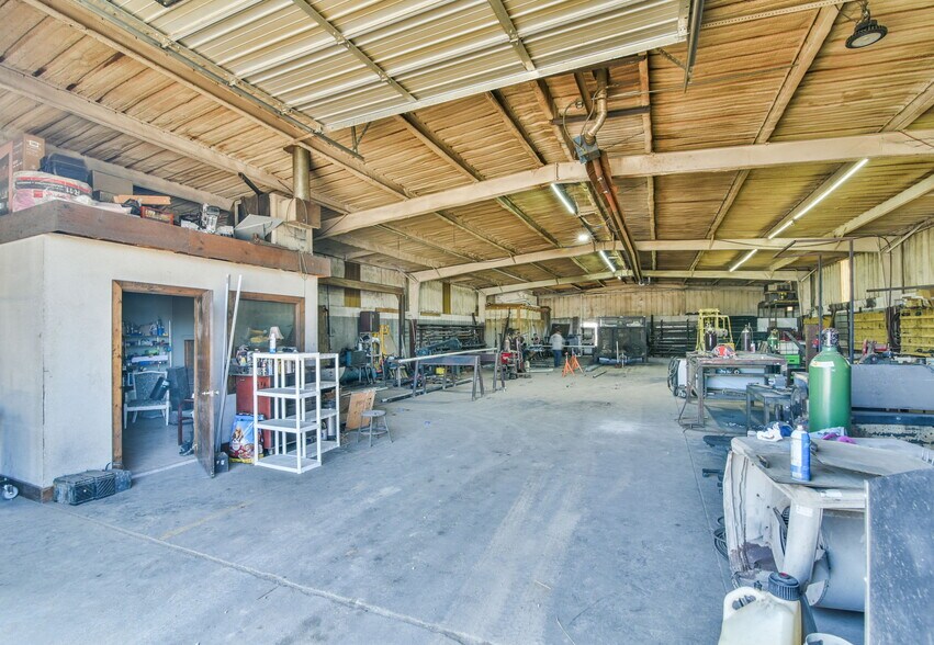 More Photos Of 6002 US Highway 50, Lamar Service For Sale