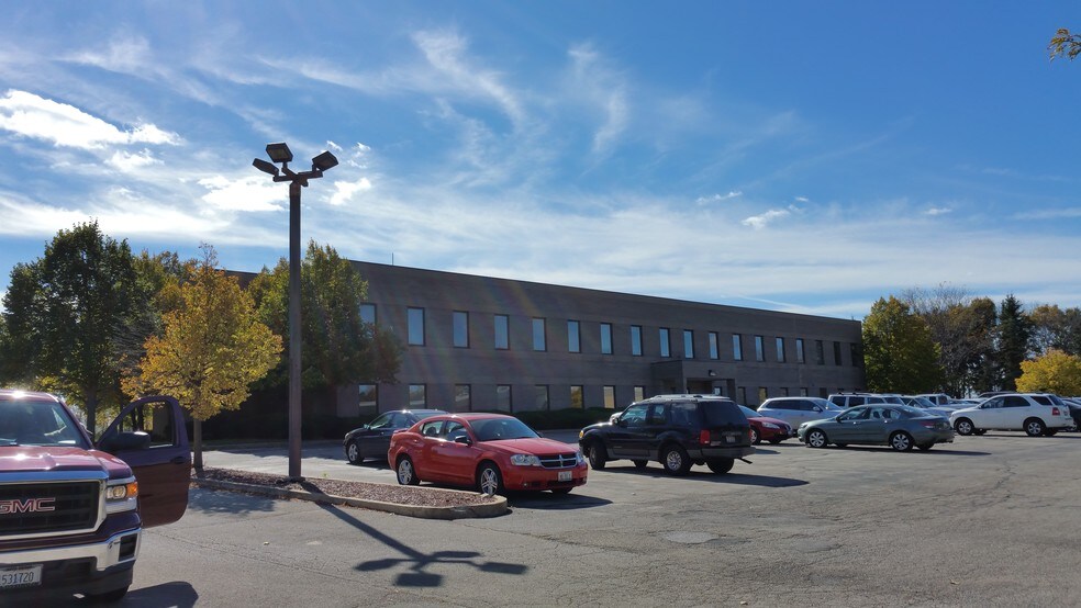 More Photos Of 1752 Windsor Rd, Loves Park Office For Lease