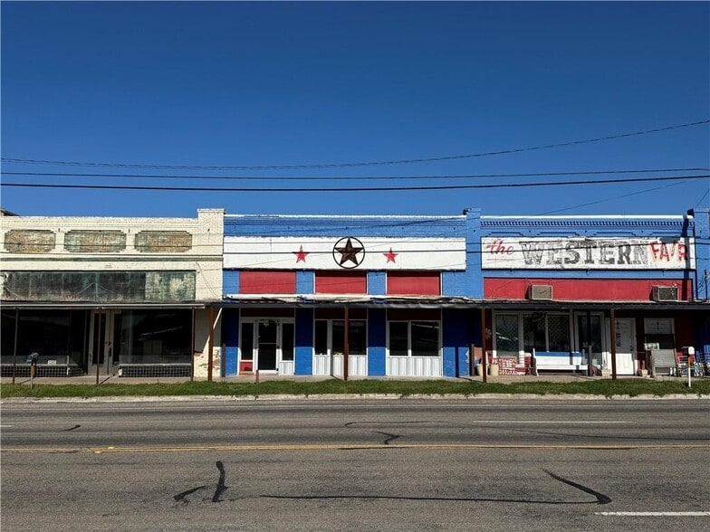More Photos Of Gassaway Ave, Lott Showroom For Sale