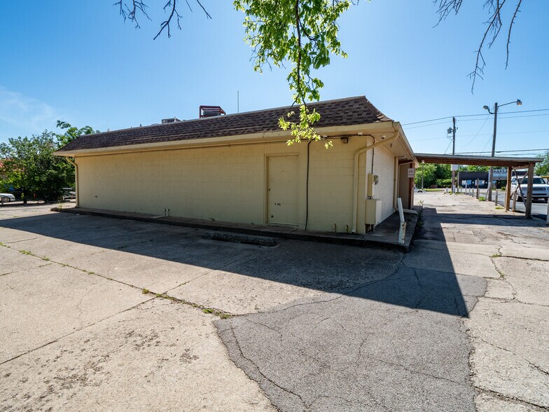 More Photos Of 400 S Air Depot Blvd, Oklahoma City Freestanding For Sale
