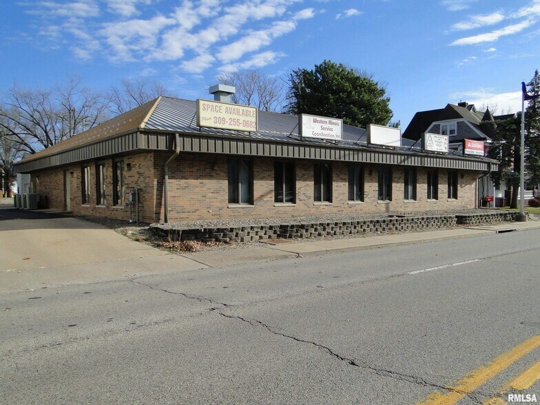 Primary Photo Of 509 N Lafayette St, Macomb Office For Sale