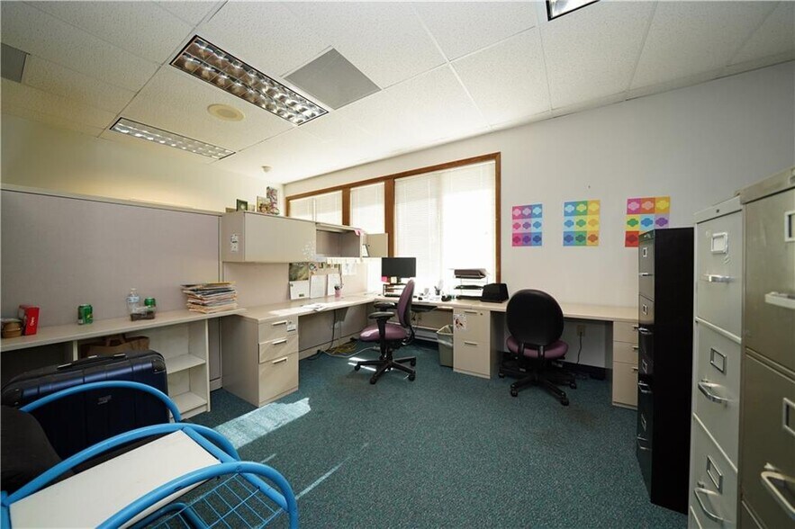 More Photos Of 226 Colonial Dr, Horseheads Office For Sale