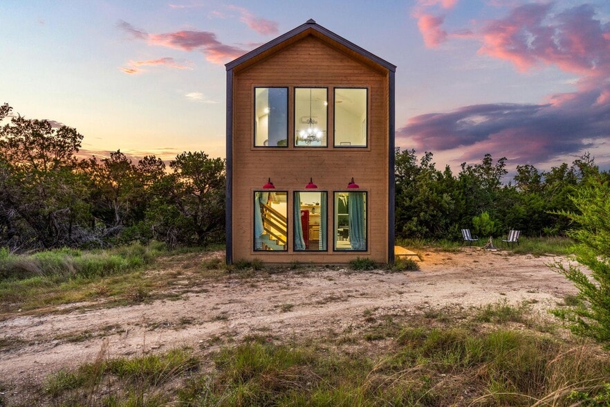 More Photos Of 5460 FM 2325, Wimberley Hotel For Sale