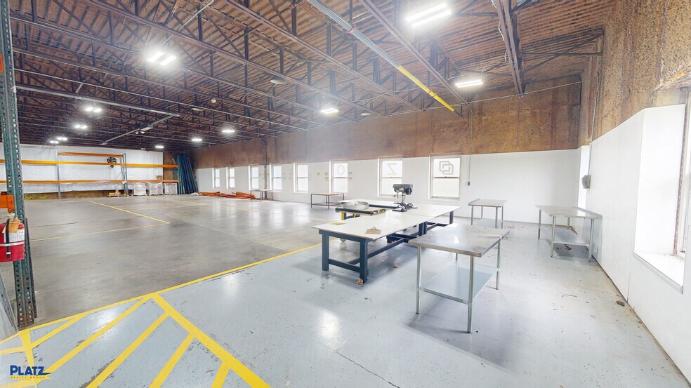 More Photos Of 360 E Federal St, Youngstown Manufacturing For Lease