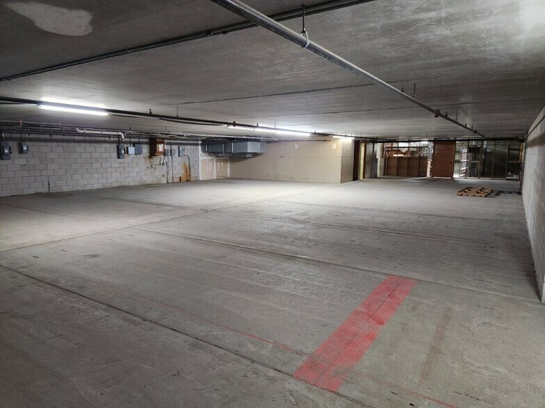 More Photos Of 11356 215th St W, Lakeville Manufacturing For Sale