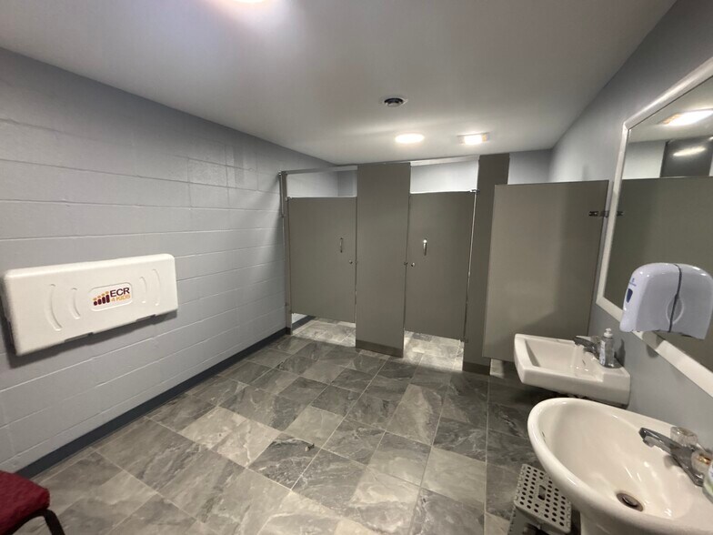 More Photos Of 220 Beaver Rd, Munford Sports And Entertainment For Sale