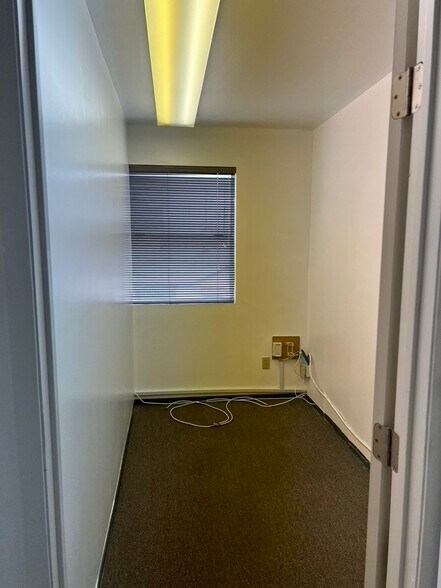 More Photos Of 11701 Inglewood Ave, Hawthorne Office Residential For Lease