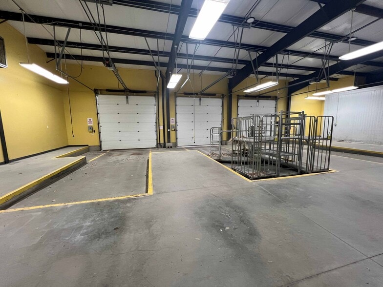 More Photos Of 422 Performance Dr, Cedar Falls Industrial For Sale