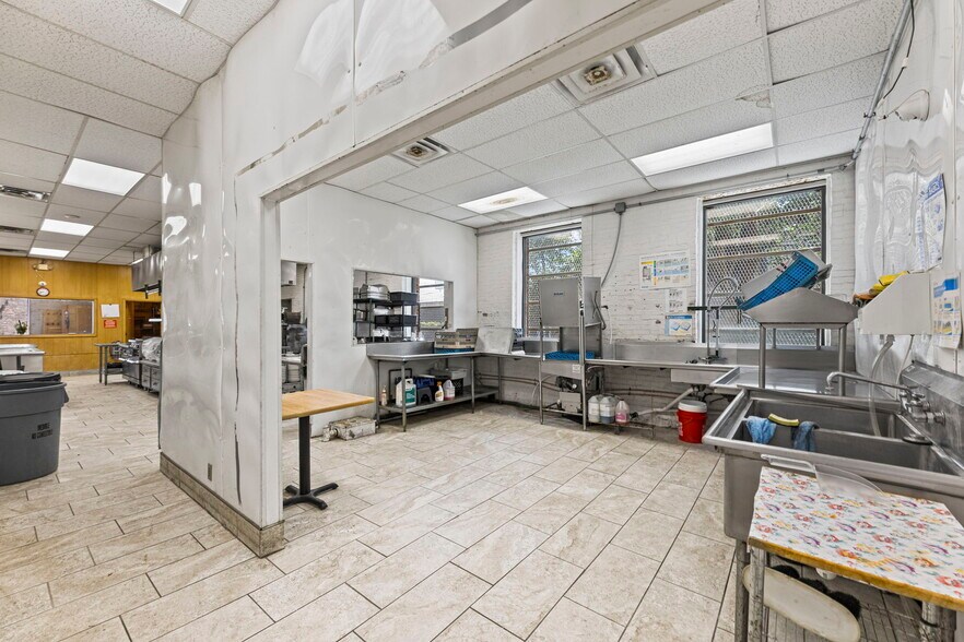 More Photos Of 415 W Madison Ave, Iola Restaurant For Sale