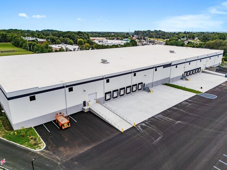 More Photos Of 4800 Chichester Ave, Upper Chichester Warehouse For Lease