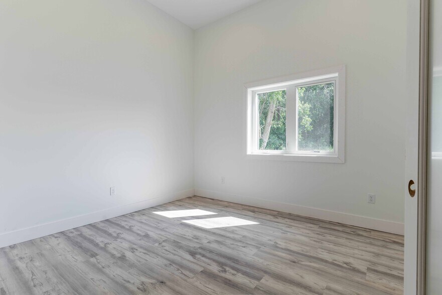 More Photos Of 3327 E Fir Ave, Fergus Falls Industrial For Sale