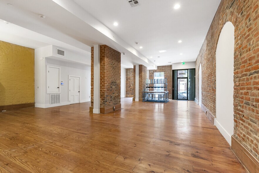 More Photos Of 1600 Prytania St, New Orleans Freestanding For Lease