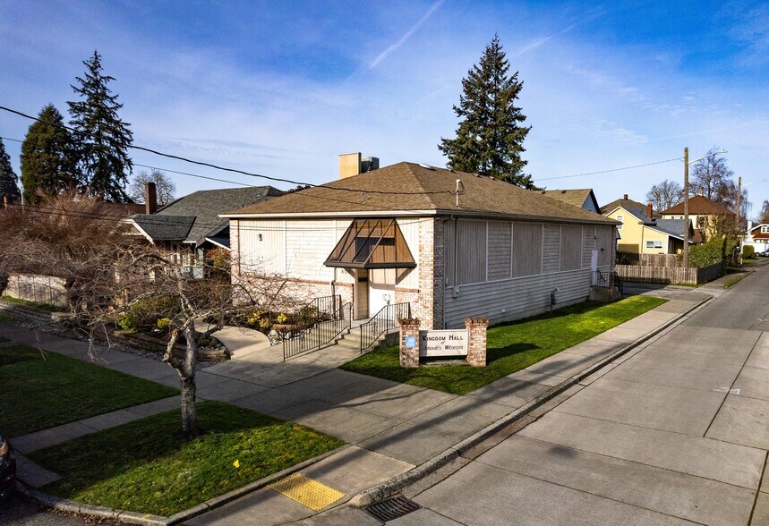 Primary Photo Of 804 N State St, Tacoma Religious Facility For Sale