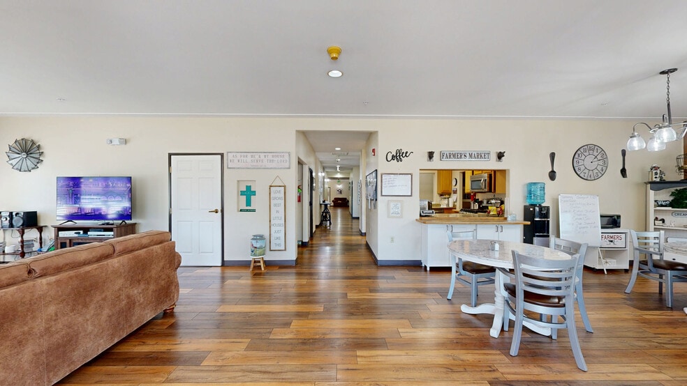 More Photos Of 428 Western Ave, Brush Assisted Living For Sale