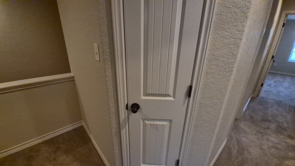 More Photos Of 6866 Lakeview Dr, San Antonio Multifamily For Sale