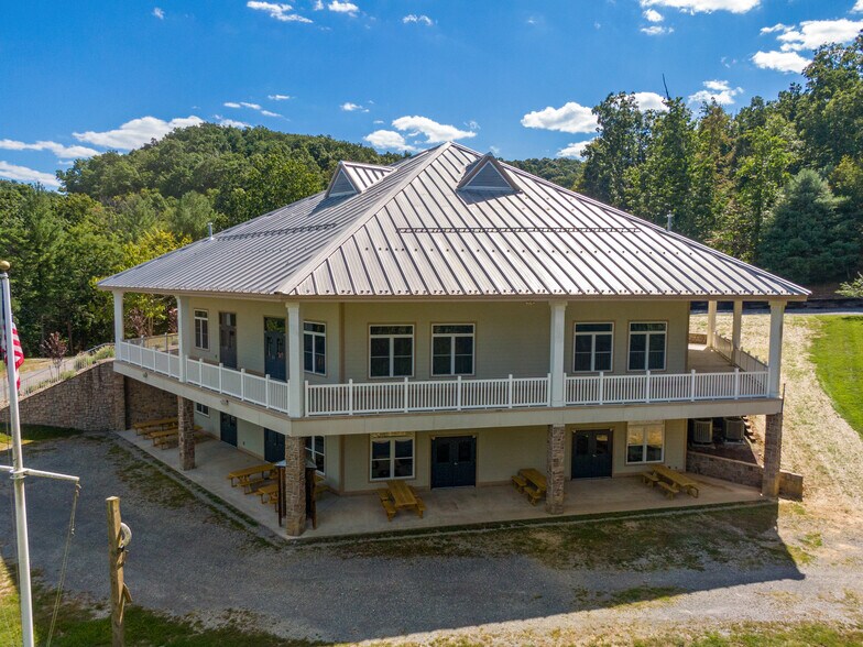 Primary Photo Of 4100 Adventure Base Rd, Radford Specialty For Sale