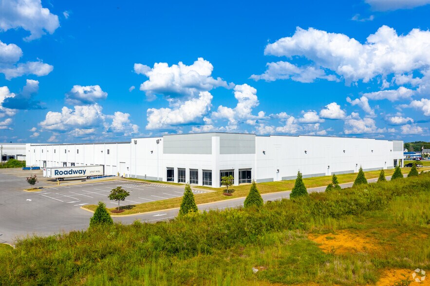 More Photos Of 1958-1962 Almaville Rd, Smyrna Distribution For Lease