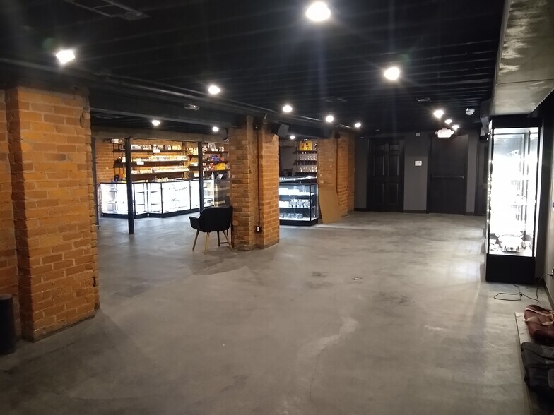 More Photos Of 1444-1446 Michigan Ave, Detroit Bar For Lease