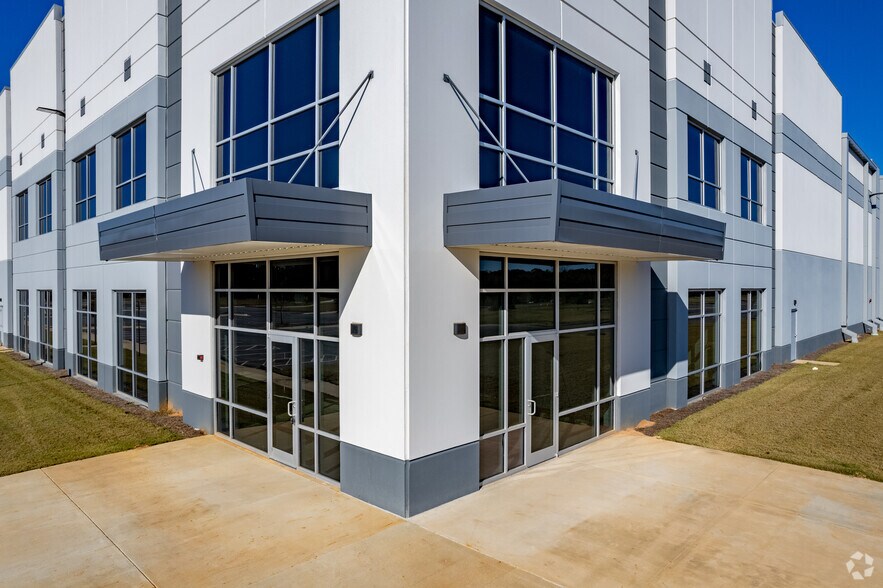 More Photos Of 355 Horace Head Rd, Jefferson Distribution For Lease