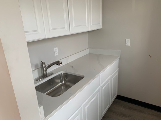 More Photos Of 1611 Pennsylvania Ave, Linden Distribution For Lease