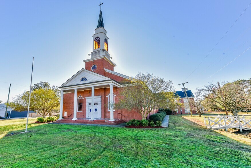 Primary Photo Of 3901 Raeford Rd, Fayetteville Religious Facility For Lease