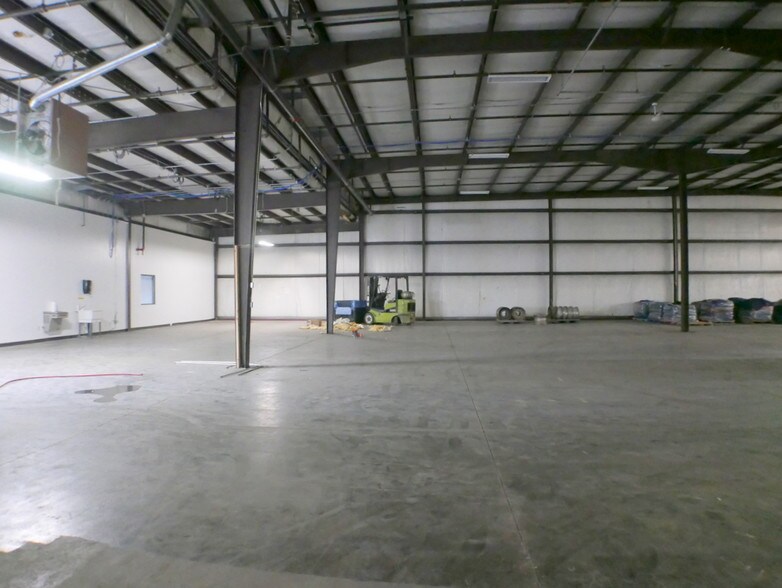 More Photos Of 2125 Redman Dr, Alma Distribution For Sale