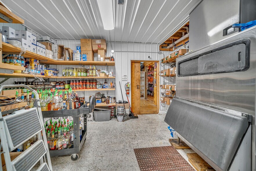 More Photos Of 602 Clark St, Utica Restaurant For Sale