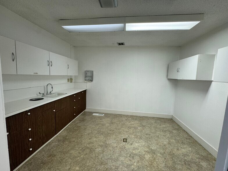 More Photos Of 13350 Big Basin Way, Boulder Creek Medical For Lease