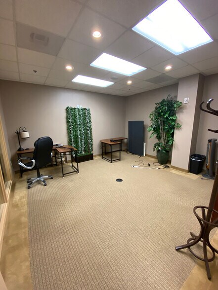 More Photos Of 2315 W Arbors Dr, Charlotte Medical For Lease